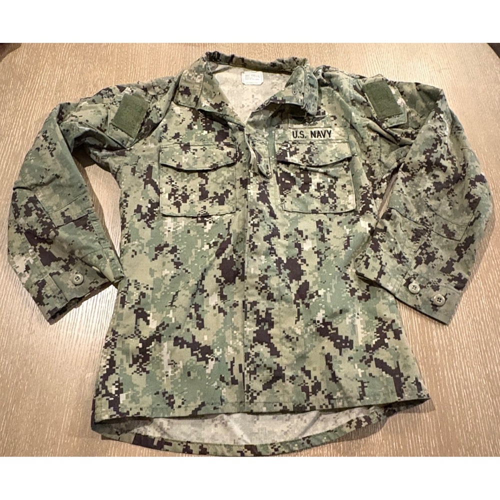US Navy NWU Type III Digital Camo Combat Shirt Jacket Small Long Military EUC